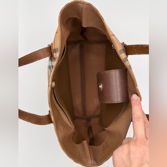 Burberry Vintage Nova Check Leather and Canvas Tote Bag - Picture 9 of 15